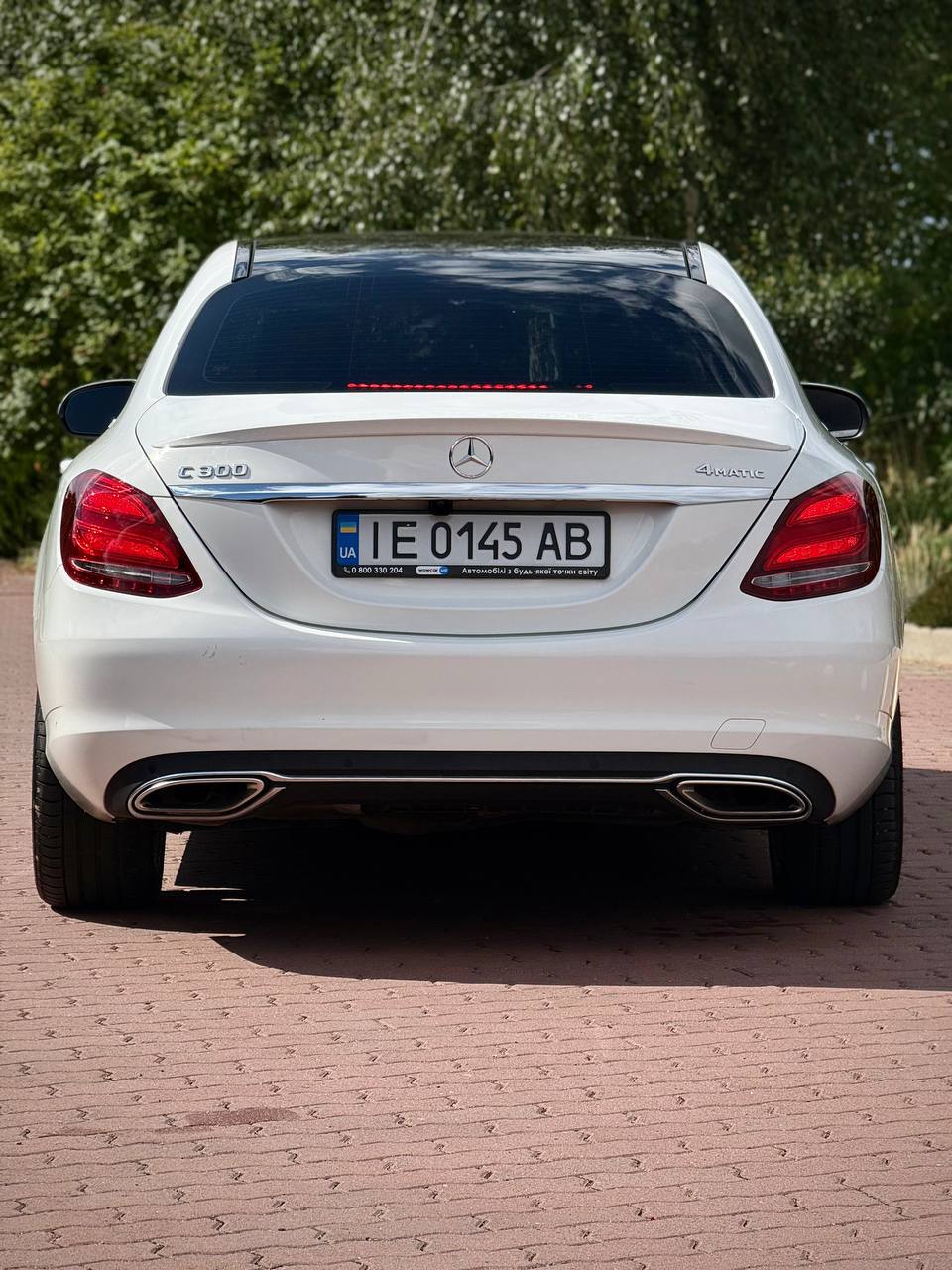 2017 Mercedes-Benz C300 4matic 9
