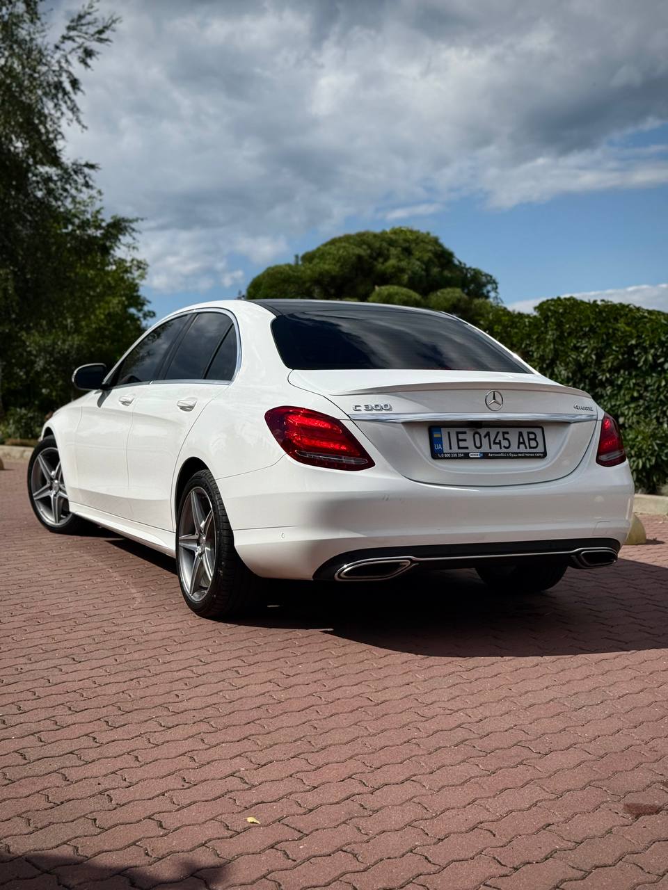 2017 Mercedes-Benz C300 4matic 10