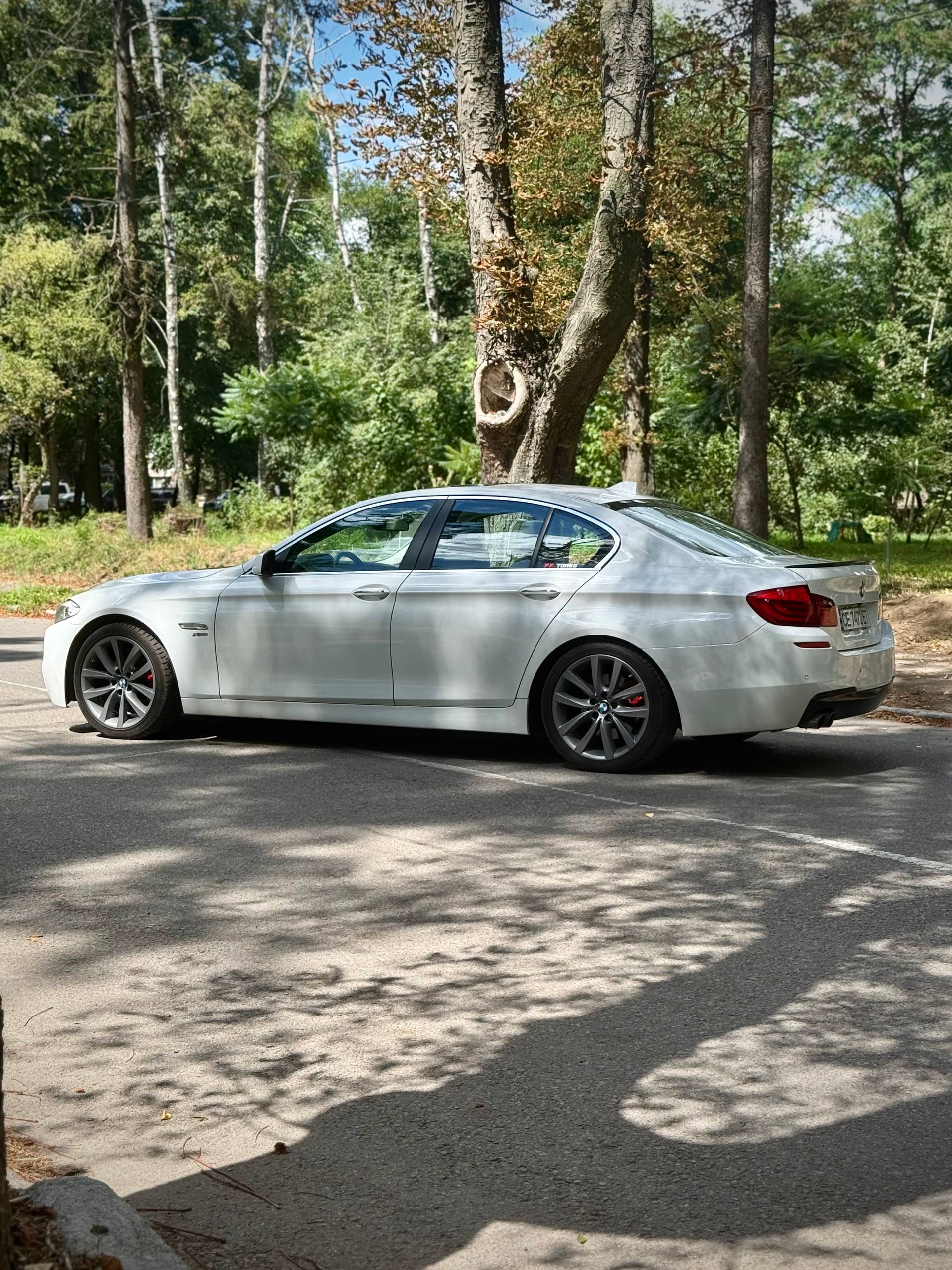2011 BMW 528 9