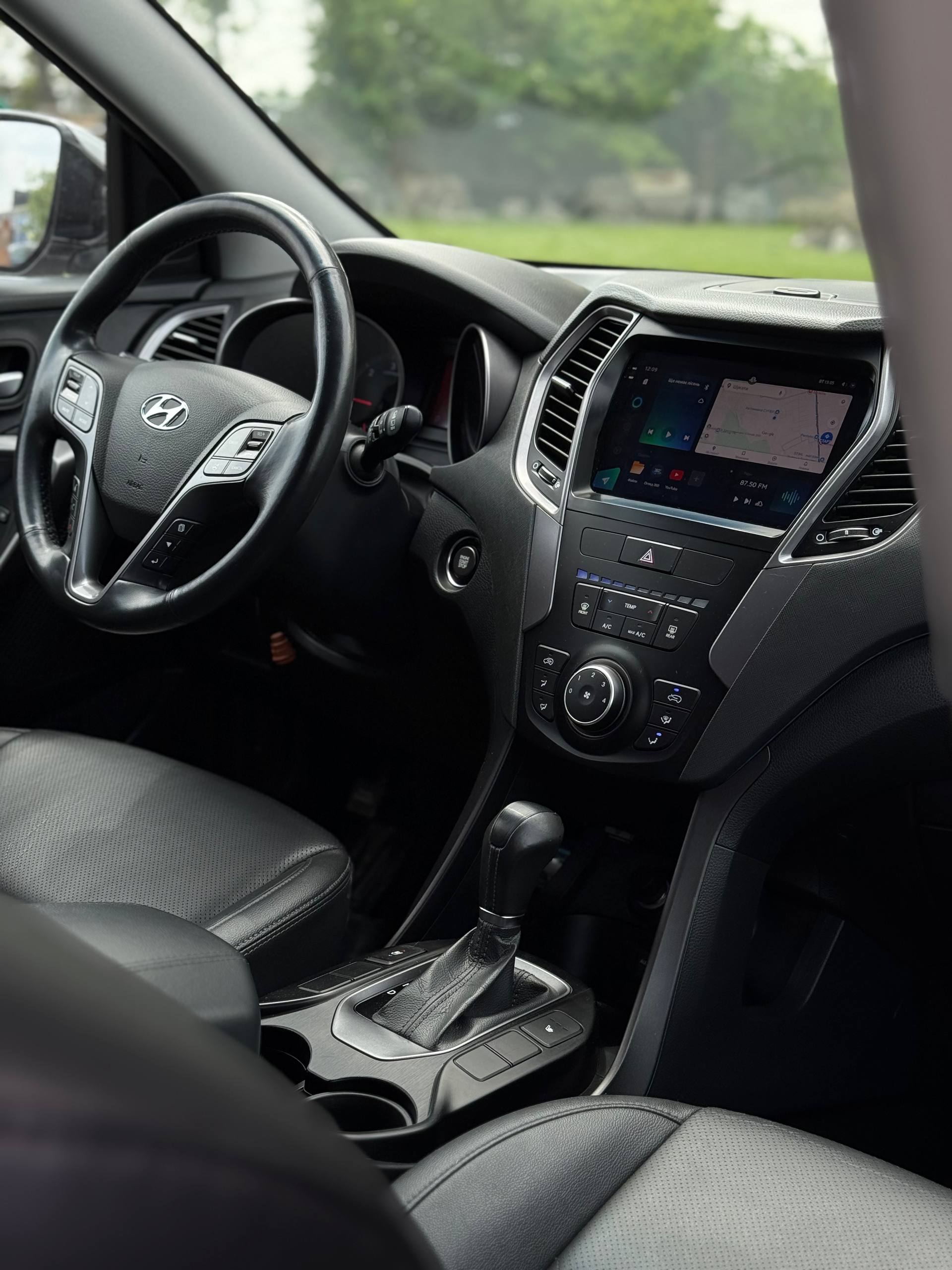 2013 Hyundai  Santa Fe 12