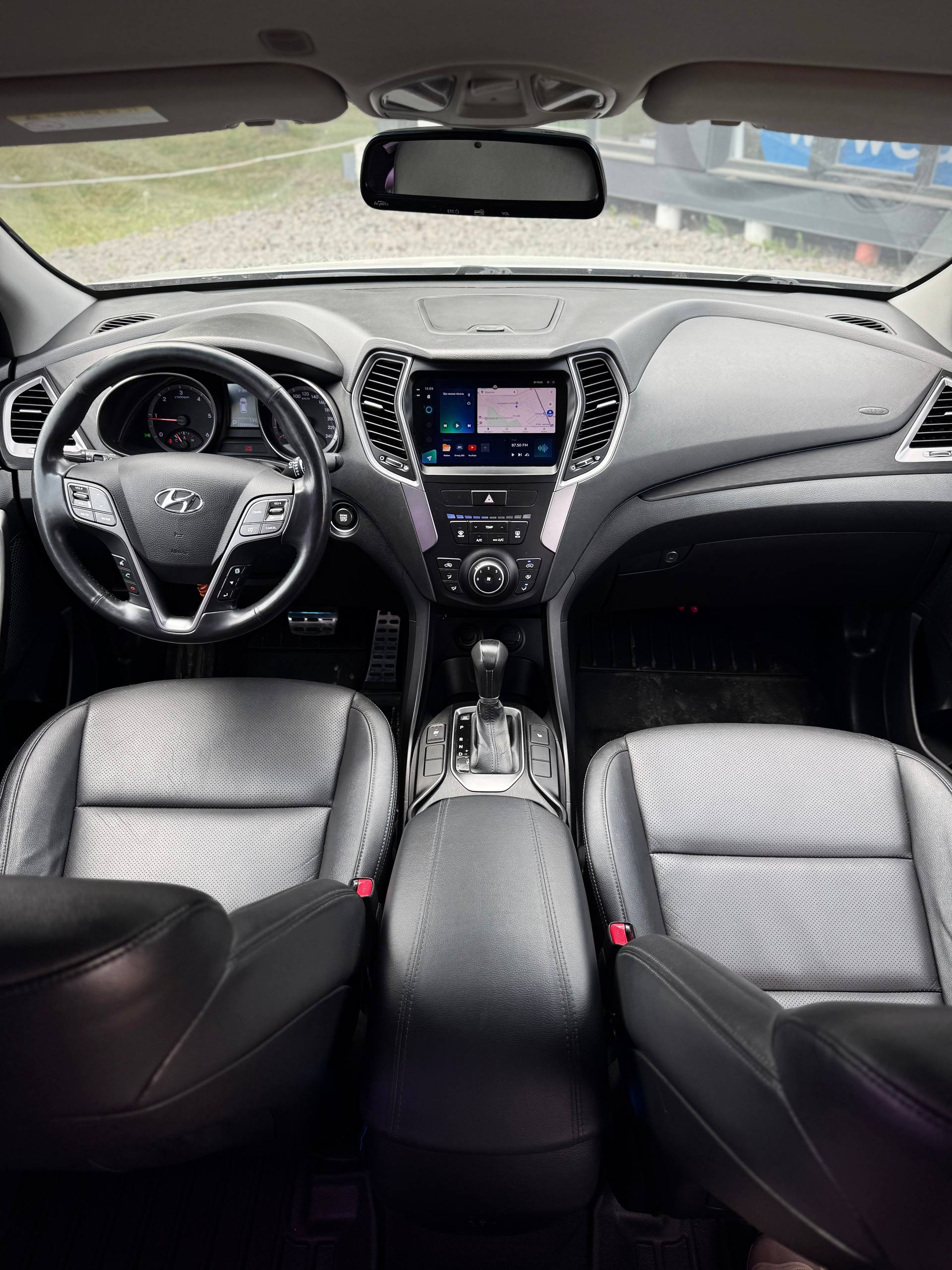 2013 Hyundai  Santa Fe 13
