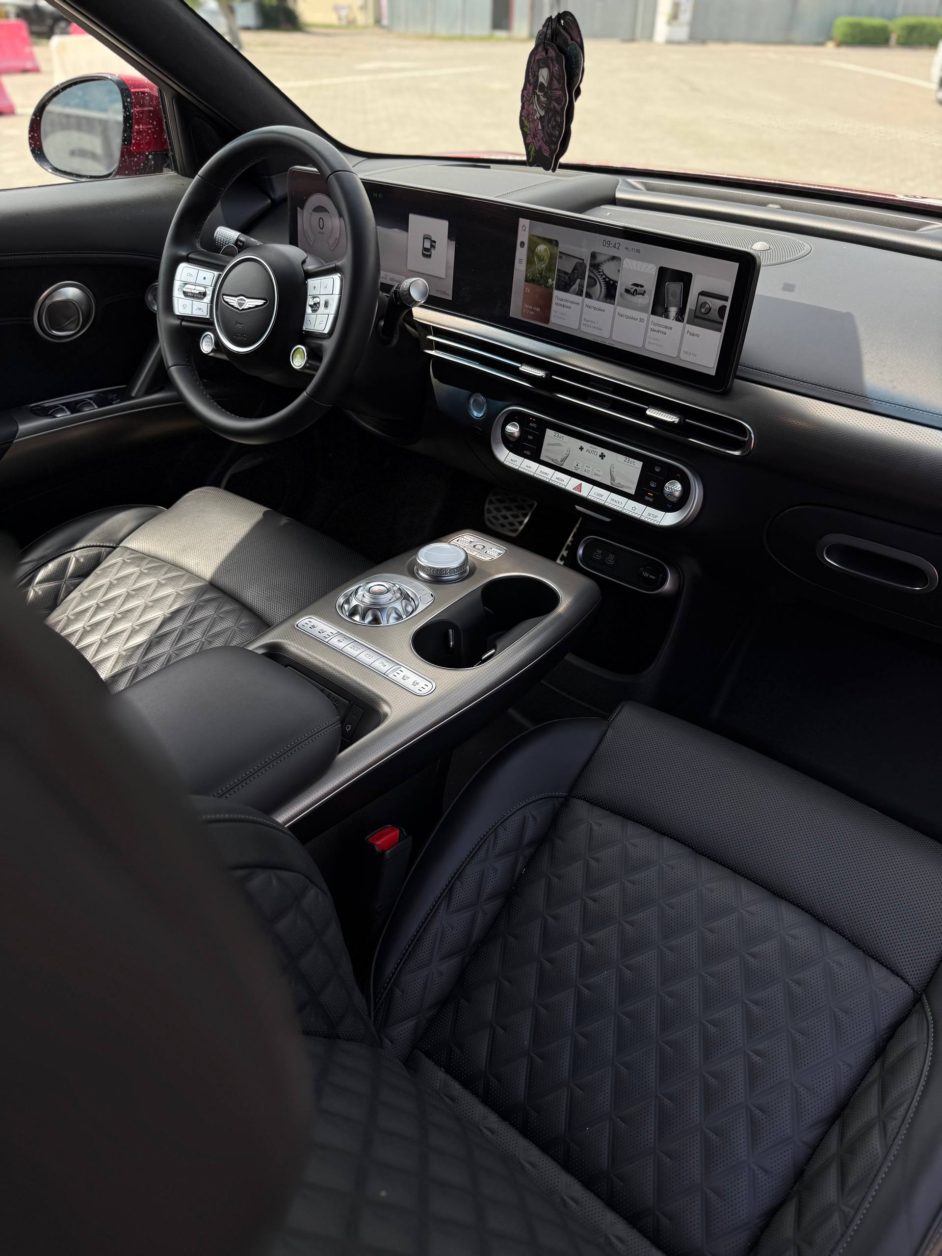 2022 Genesis  GV60  9