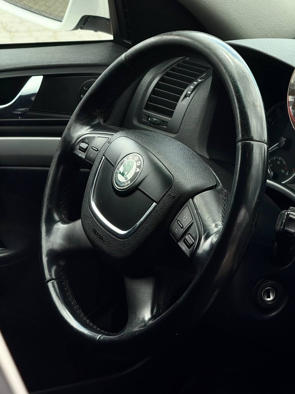 2012 Skoda Octavia 11