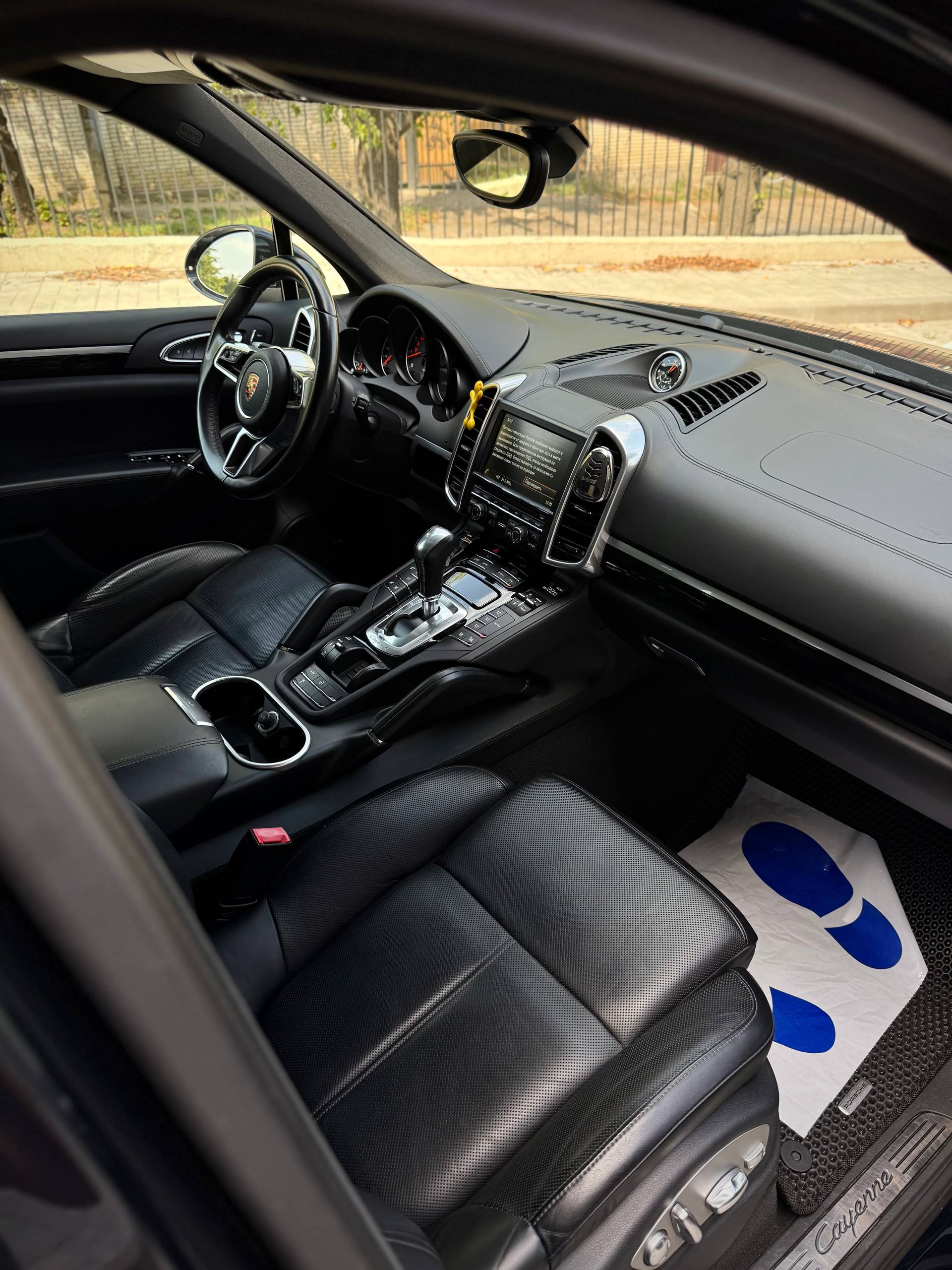 2015 Porsche Cayenne  12