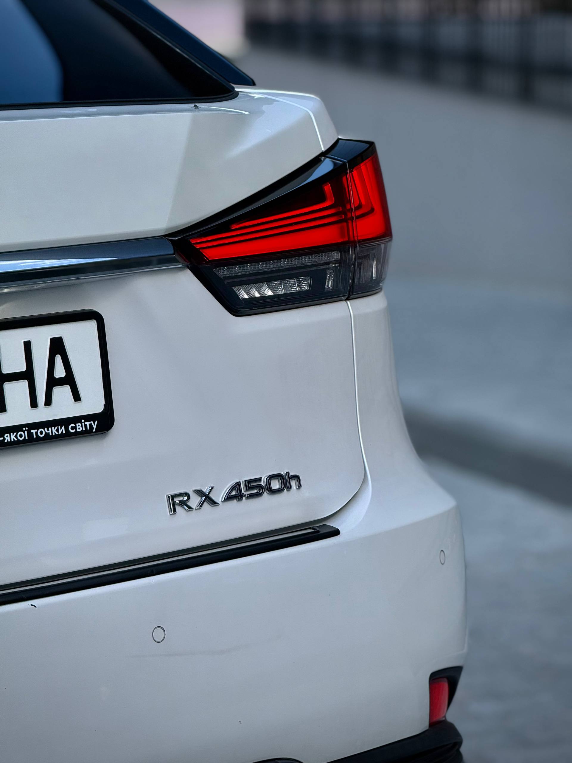 2022 Lexus RX450h 8