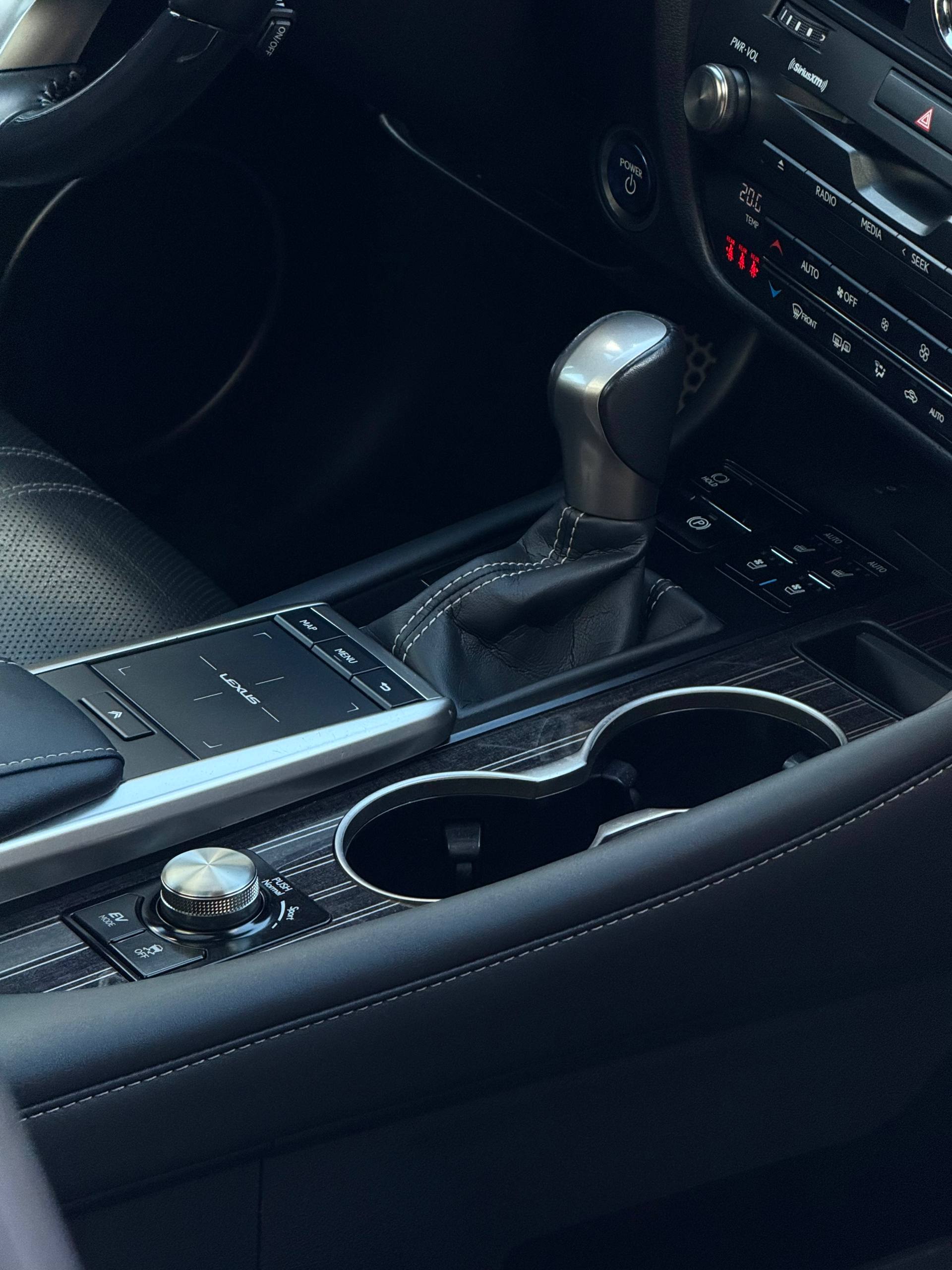 2022 Lexus RX450h 15