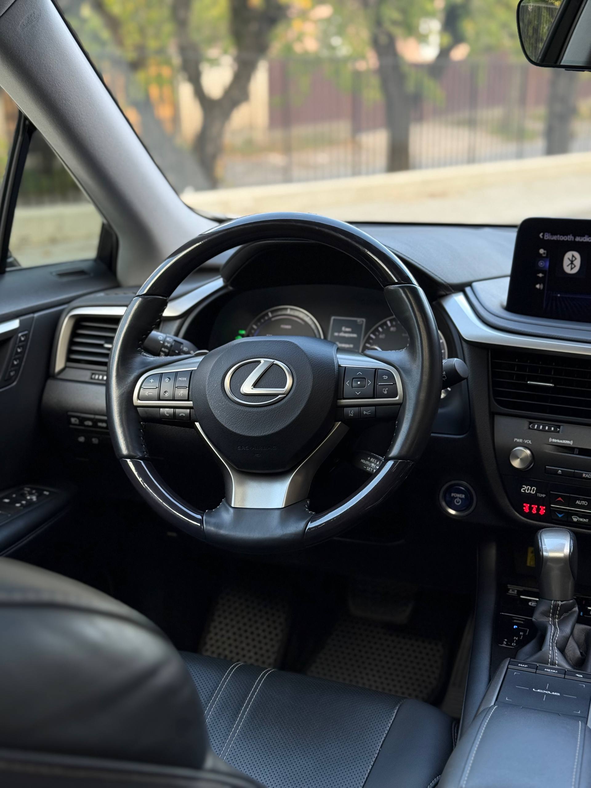 2022 Lexus RX450h 16