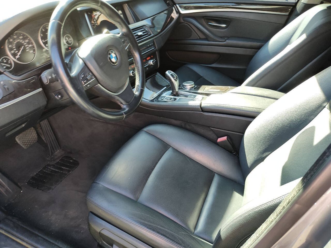 2016 BMW 5 26