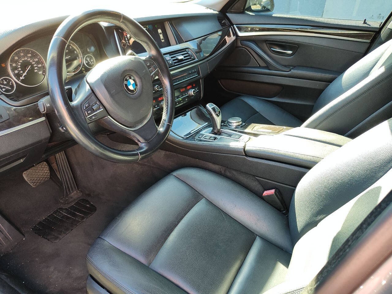 2016 BMW 5 27