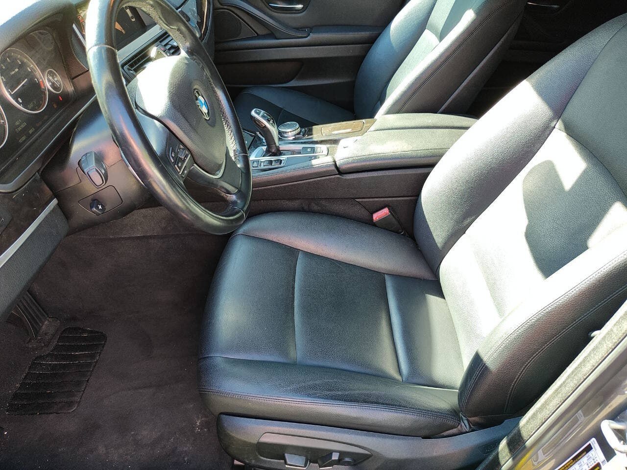 2016 BMW 5 29