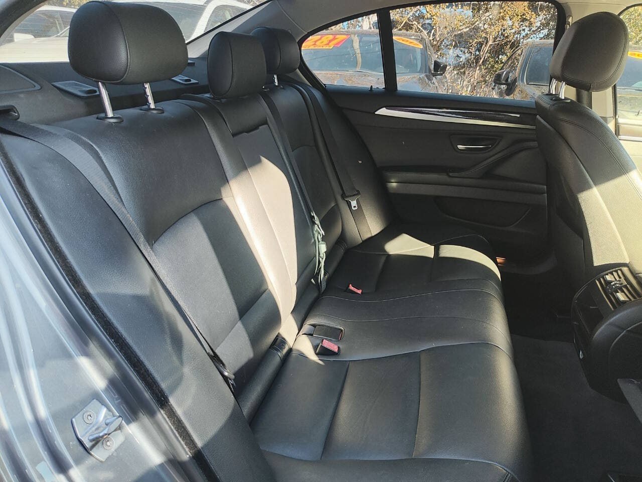 2016 BMW 5 37