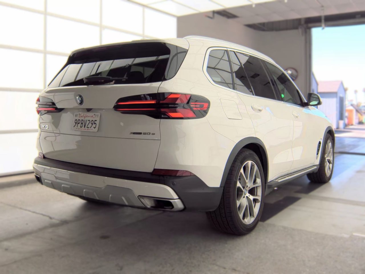 2025 BMW X5 4