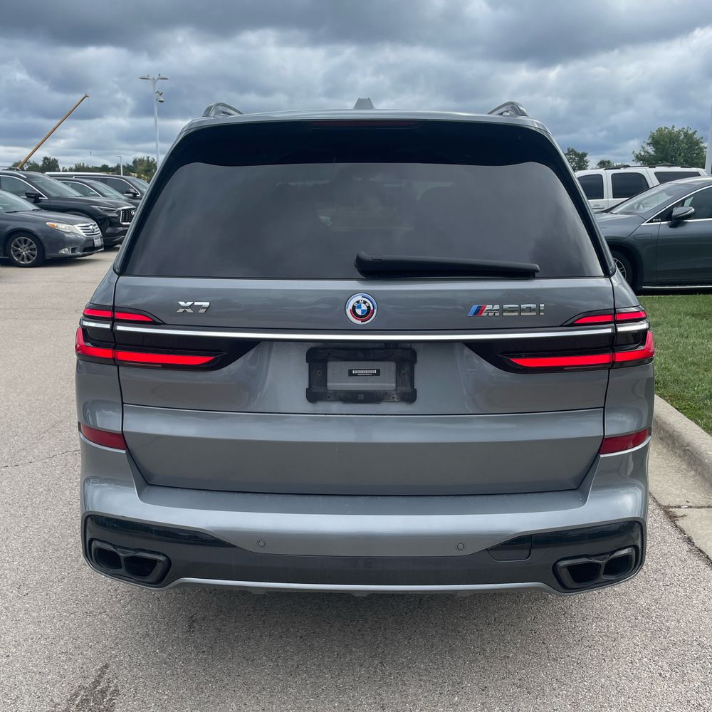 2023 BMW X7 4