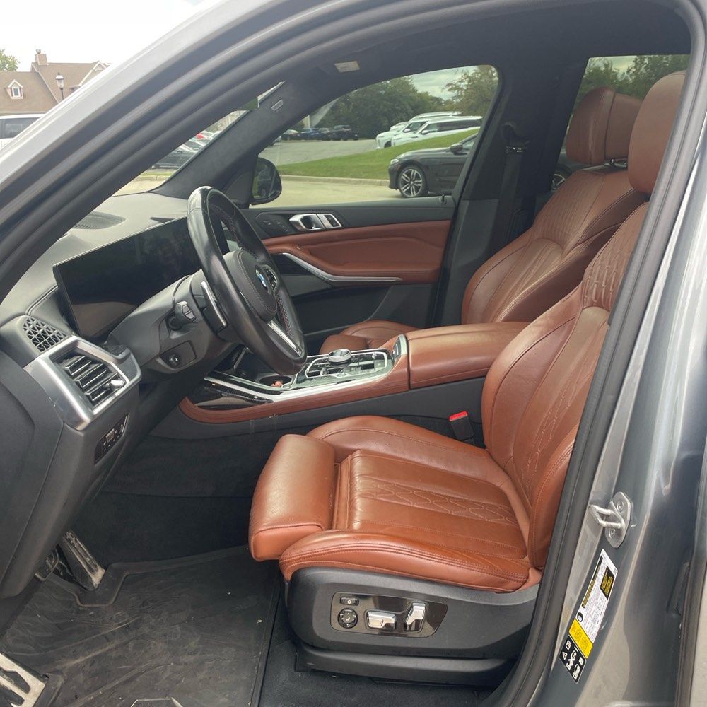 2023 BMW X7 8